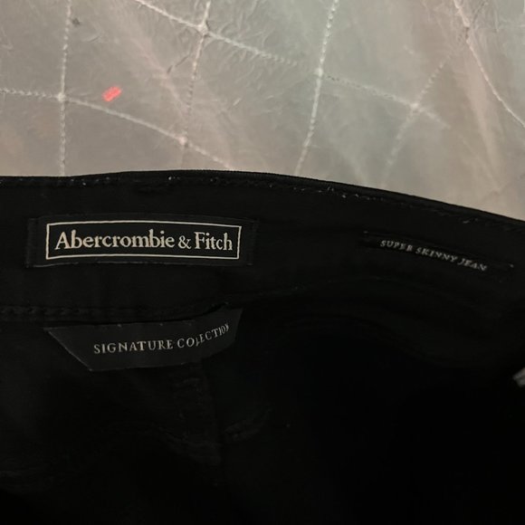distressed black Abercrombie and Fitch skinny jeans  size 28 - Picture 6 of 7